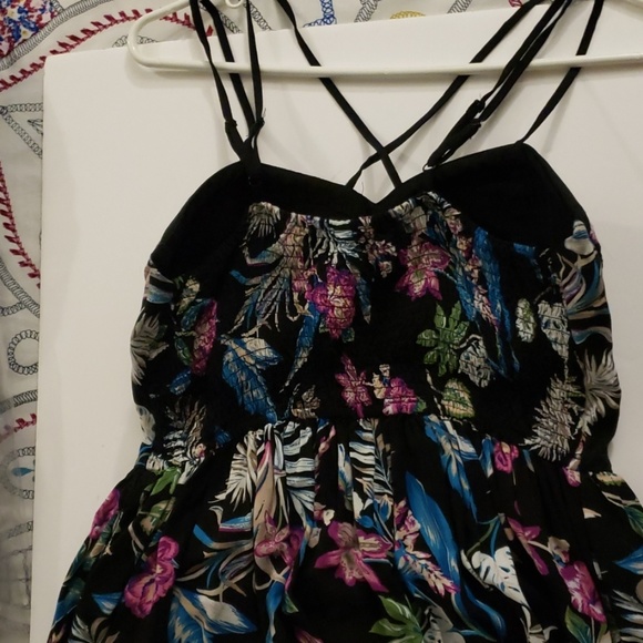 Women's Floral V neck Strappy bra cup dress. - Picture 2 of 4